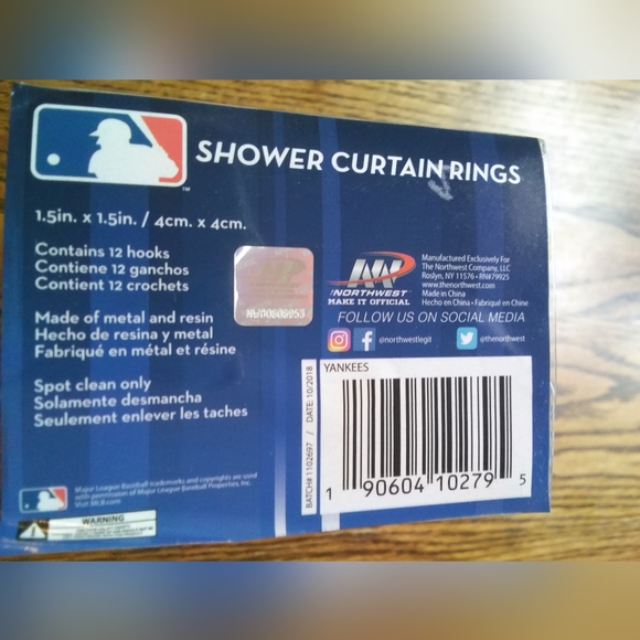 NEW YORK YANKEES - SHOWER CURTAIN HOOKS (SET OF 12) - Picture 3 of 4